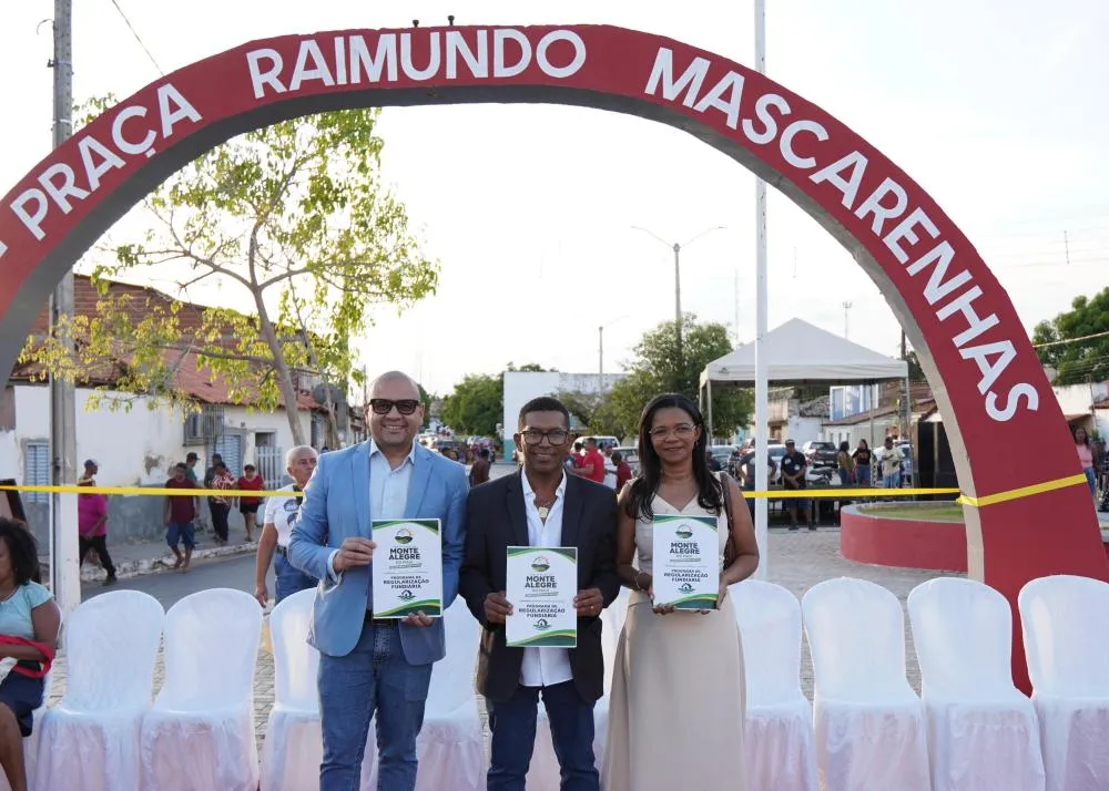 Marco histórico: Dijalma Mascarenhas entrega primeiros títulos de Regularização Fundiária de Monte Alegre